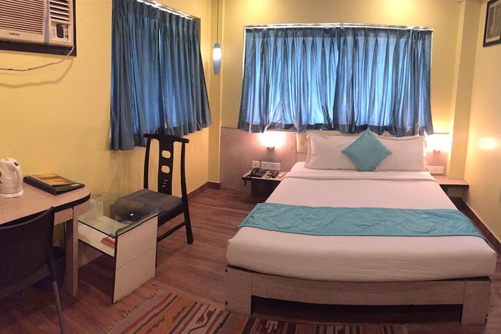 Room 12 of 33