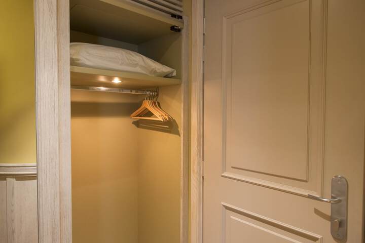 Room 19 of 47