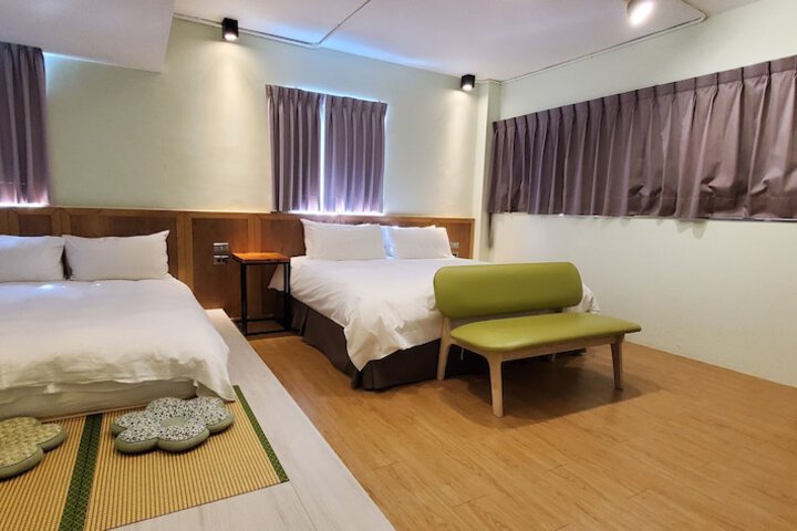 Room 26 of 74