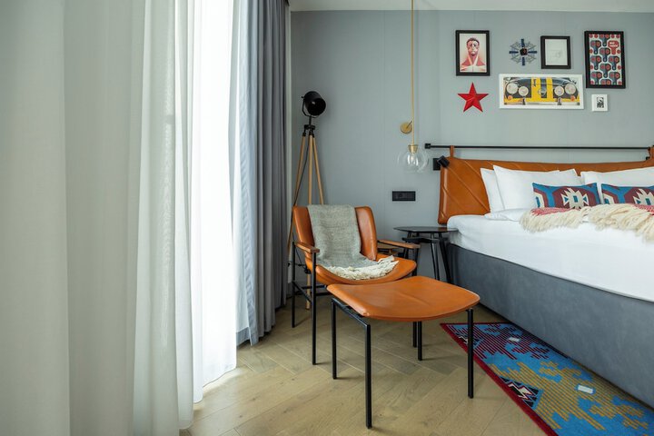 Room 60 of 147
