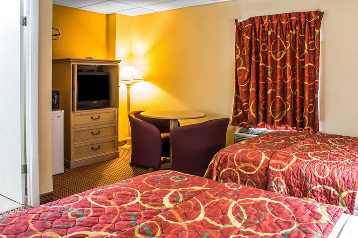 2 Double Beds (7 of 7)
