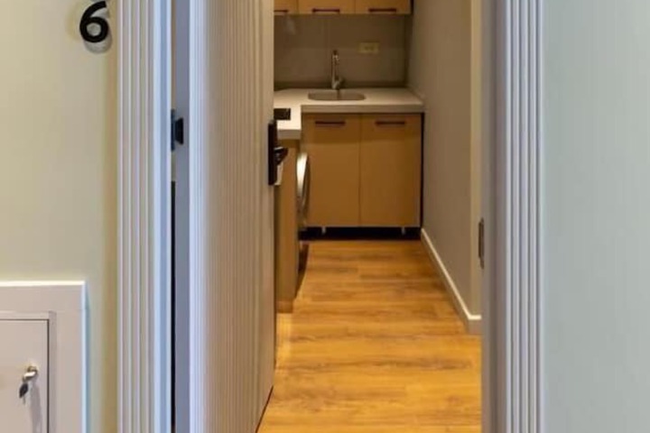 Room 12 of 42