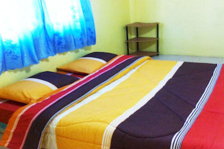 Room 8 of 10