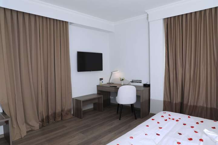 Room 11 of 60