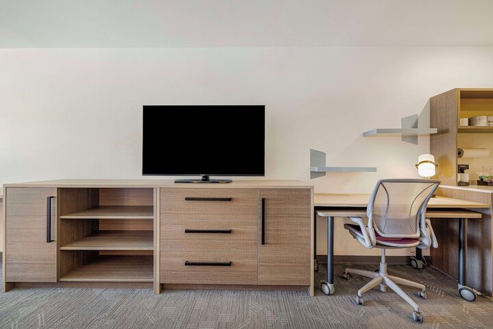 Room 8 of 46