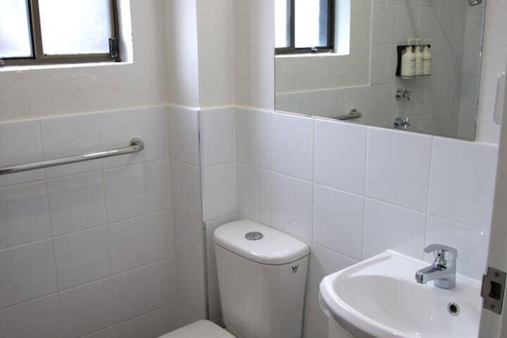 Room 10 of 17