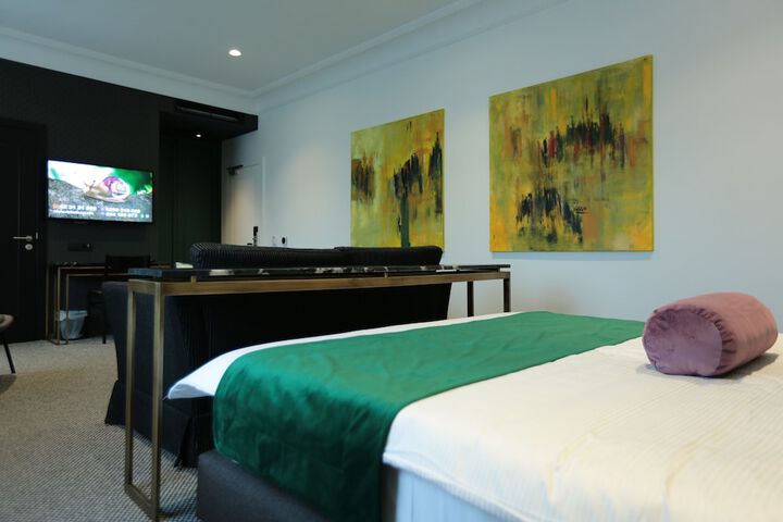 Room 12 of 48