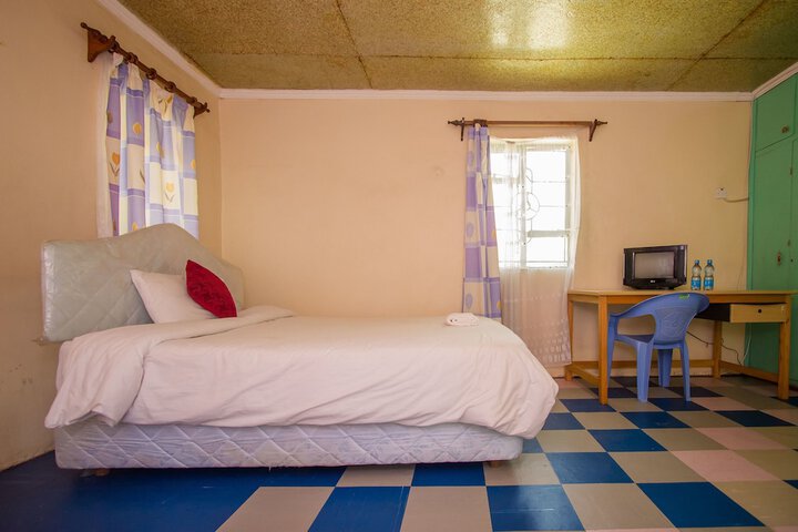 Room 25 of 48
