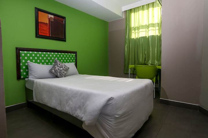 Room 10 of 26