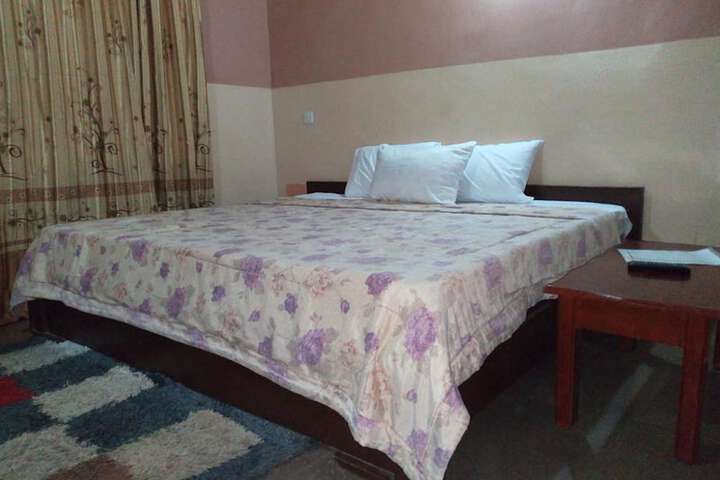 Room 6 of 25