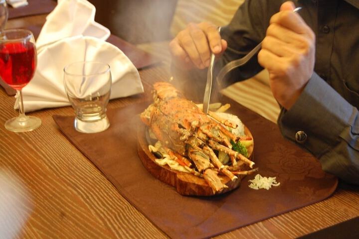 Dining 45 of 59