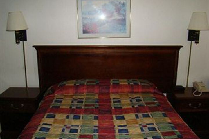 Room 9 of 62