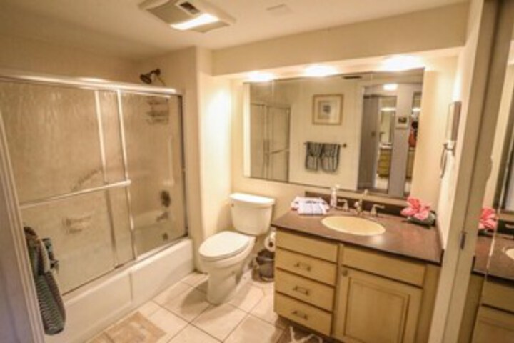 Room 4 of 18