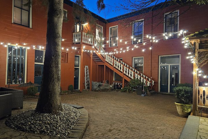 Hotel Exterior 77 of 95