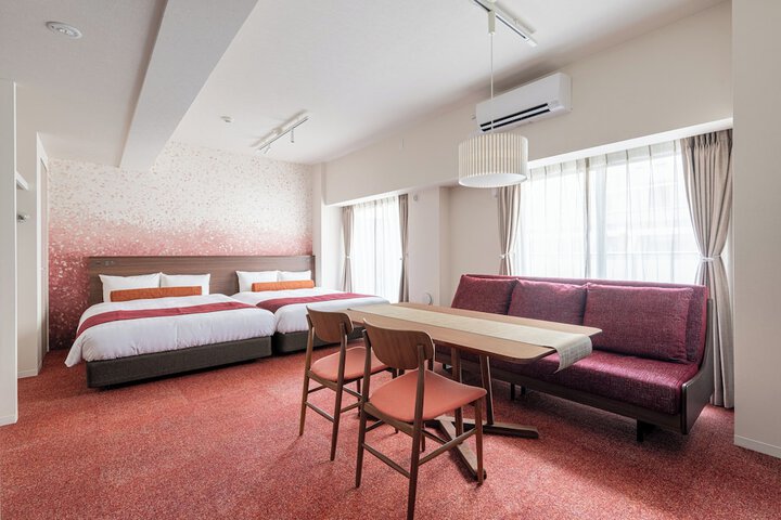 Room 53 of 104