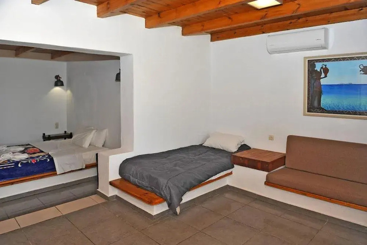 Room 5 of 20