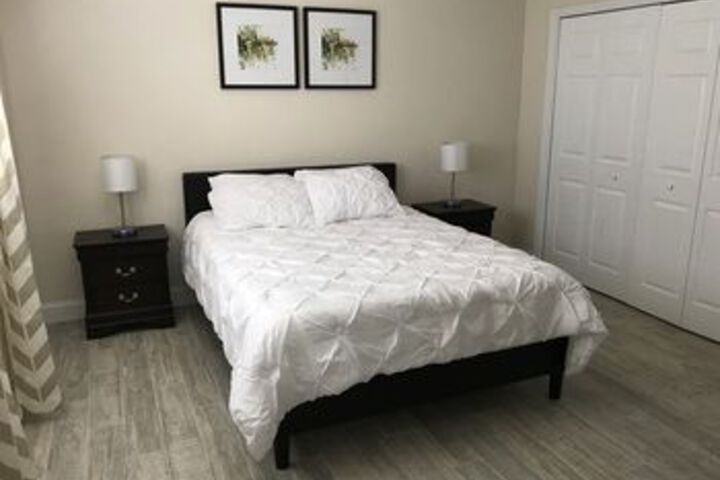 Room 13 of 34