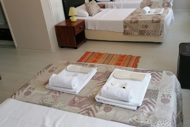 Room 4 of 30