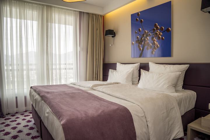 Room 15 of 136