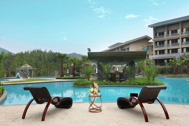 Pool Hotel