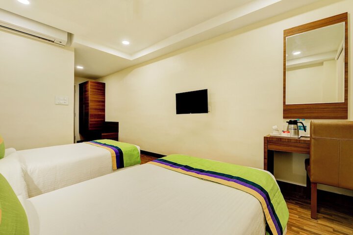 Room 13 of 40