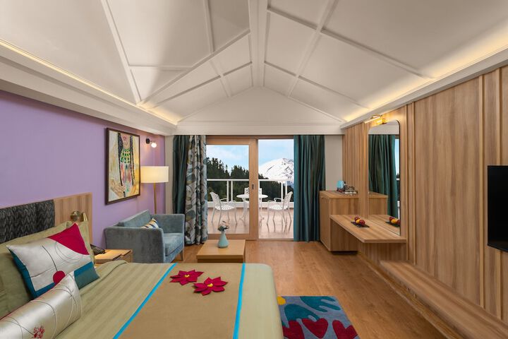 Room 9 of 34