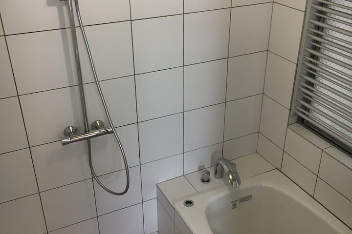Room 17 of 34