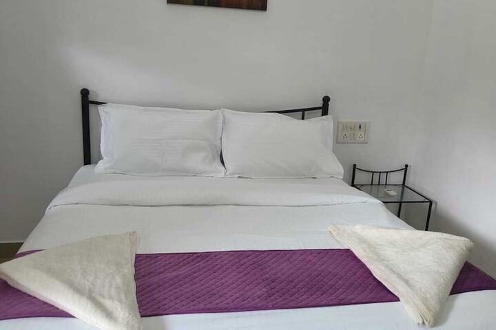 Room 2 of 9