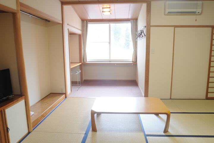 Room 12 of 34
