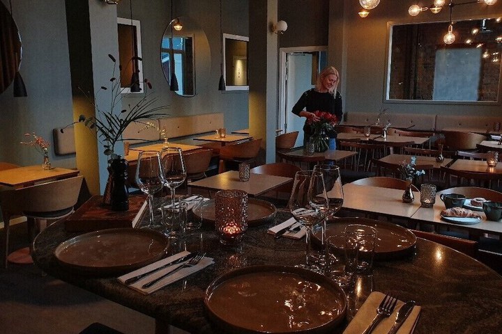 Dining 26 of 36
