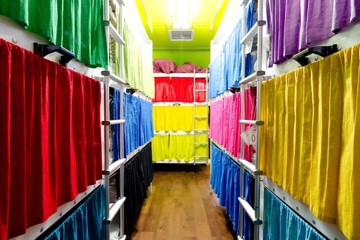 Room 2 of 60