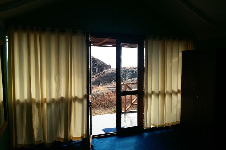 Room 8 of 43