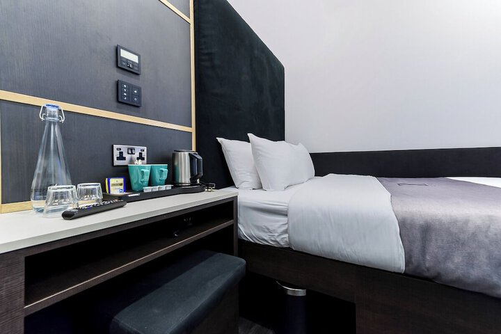Room 20 of 37
