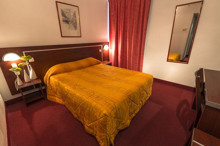 Room 6 of 26