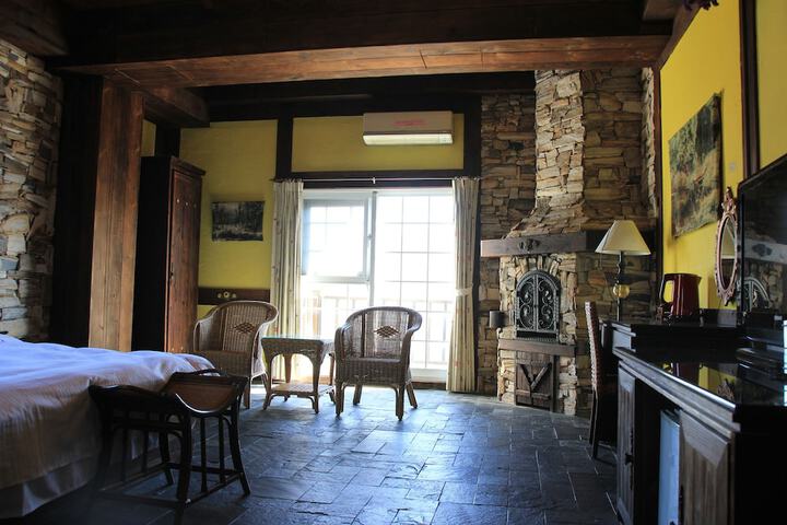 Room 17 of 73