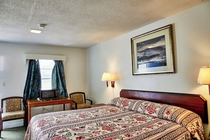 Room 6 of 23