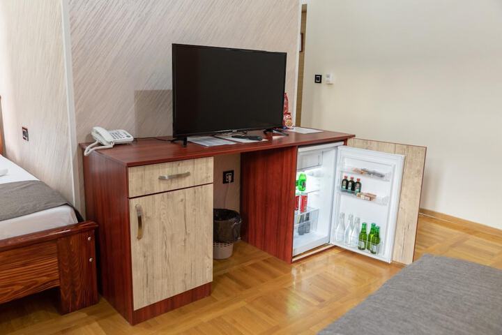 Room 12 of 66