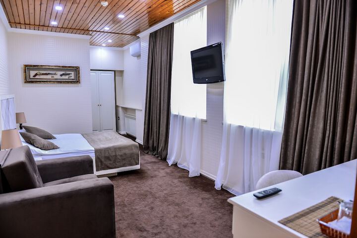 Room 12 of 32
