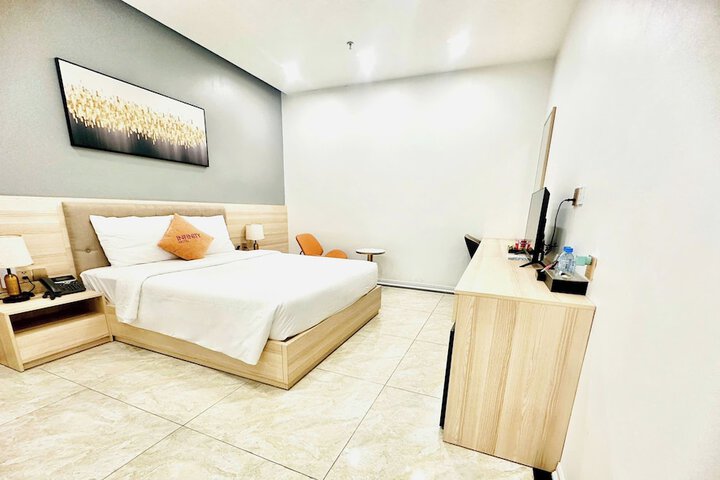 Room 13 of 20