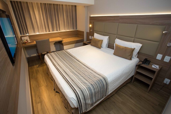 Room 16 of 60