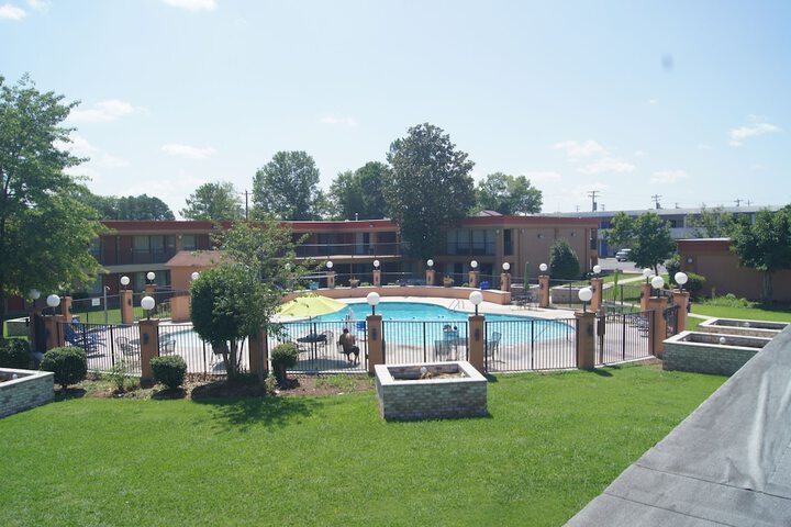 Pool 41 of 101