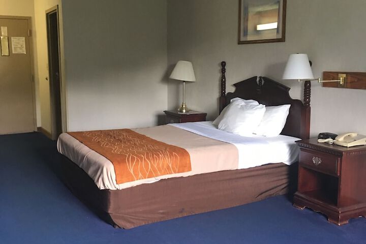 Room 6 of 56