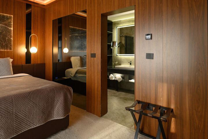 Room 25 of 64