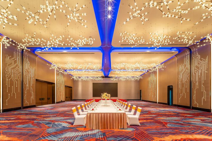 Ballroom/Hall 50 of 63