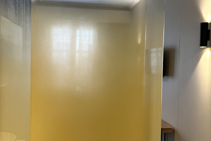 Room 143 of 221