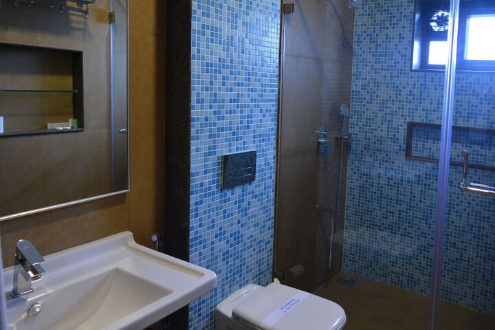 Room 15 of 32