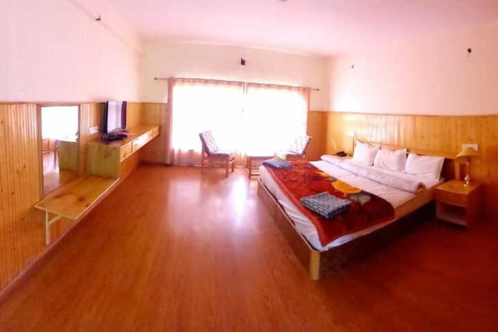 Room 8 of 19