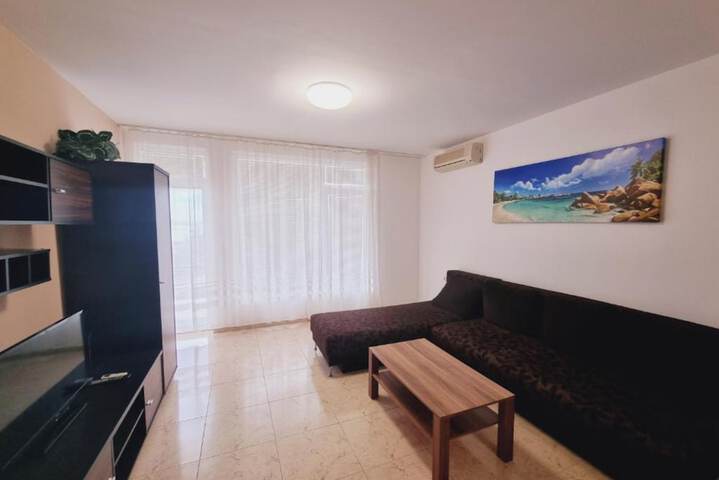 Room 8 of 22