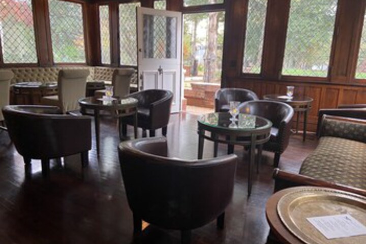 Lounge 22 of 130