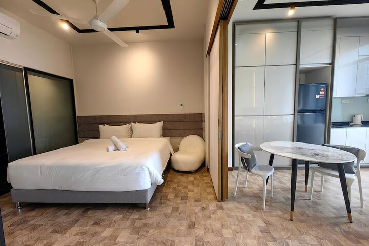 Room 10 of 109
